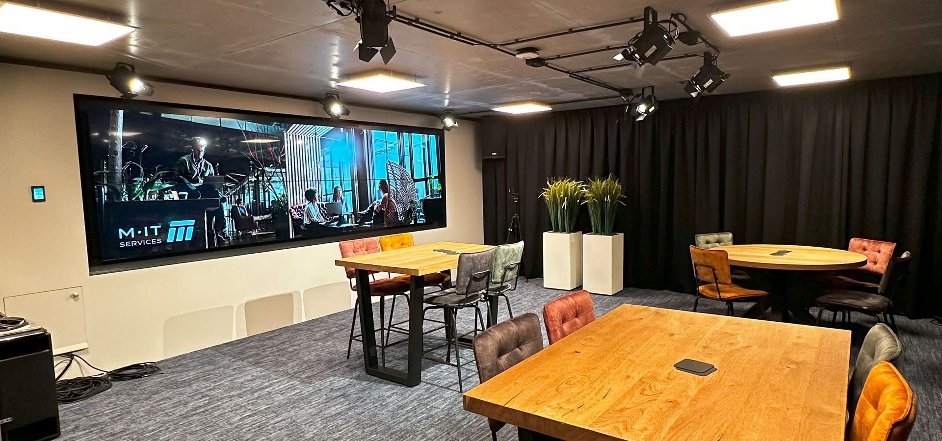 Een professionele studio, zonder dat je zelf apparatuur hoeft te regelen